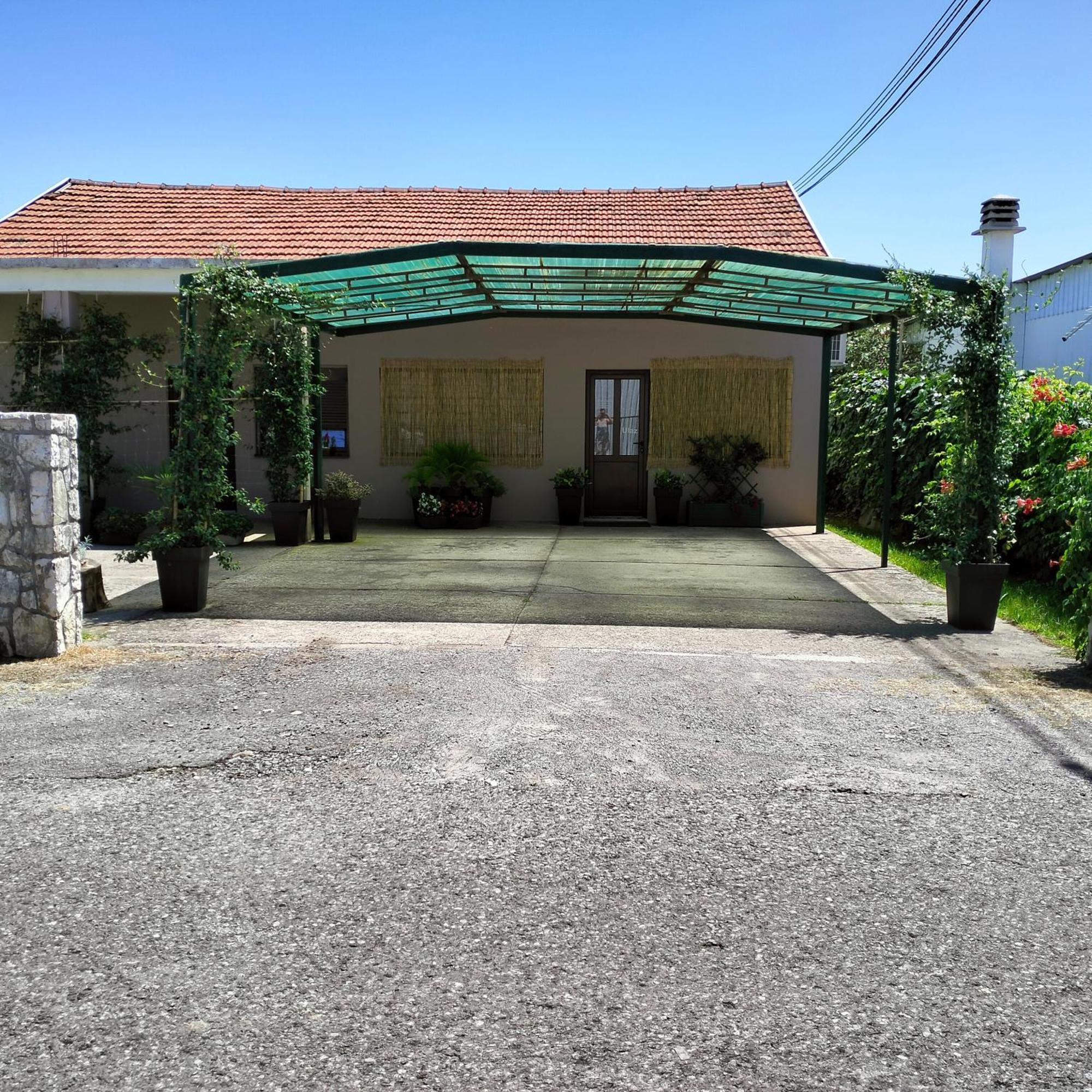 Olive Apartment Podgorica Ngoại thất bức ảnh